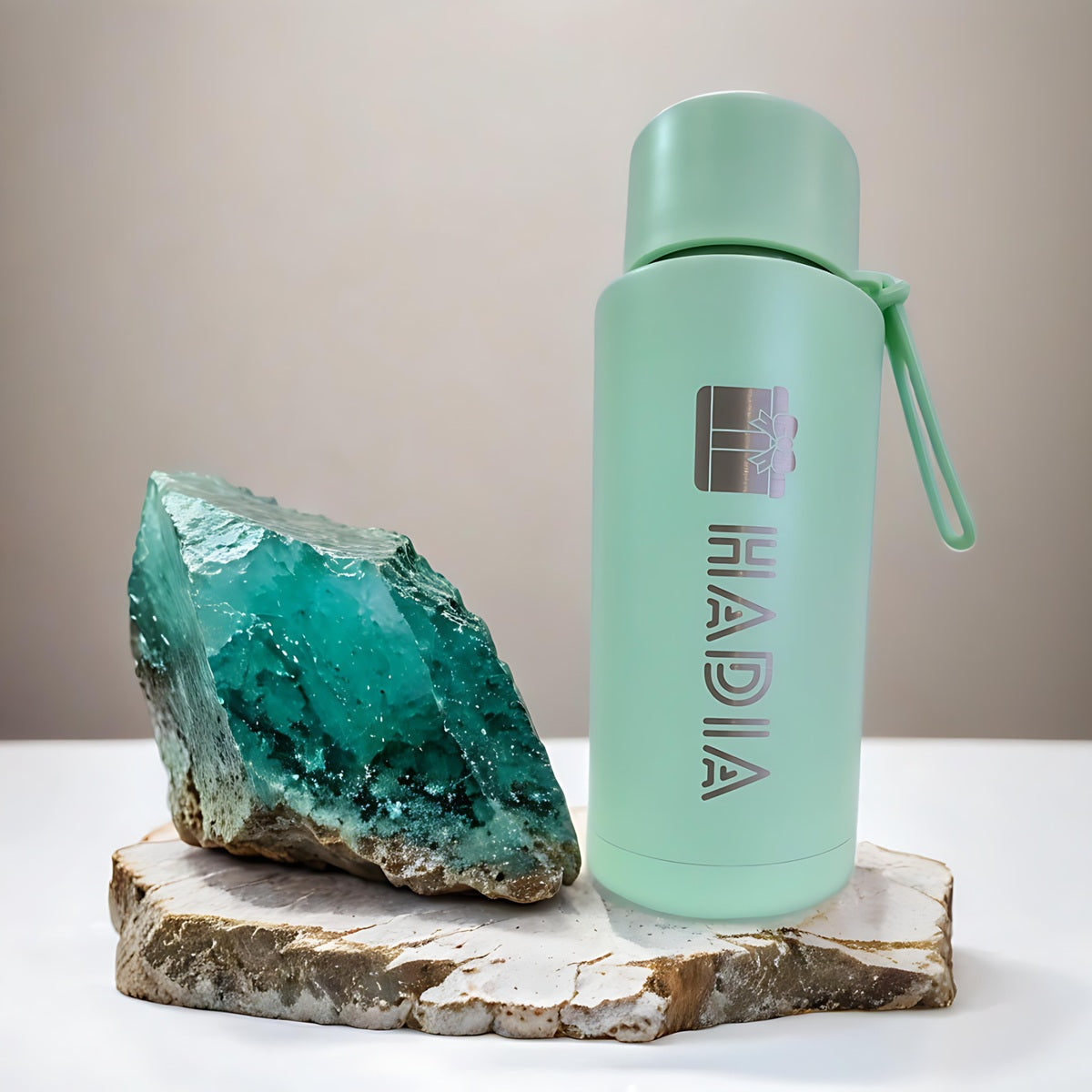 Mint 1L gym bottle with triple insulation – keeps drinks cold